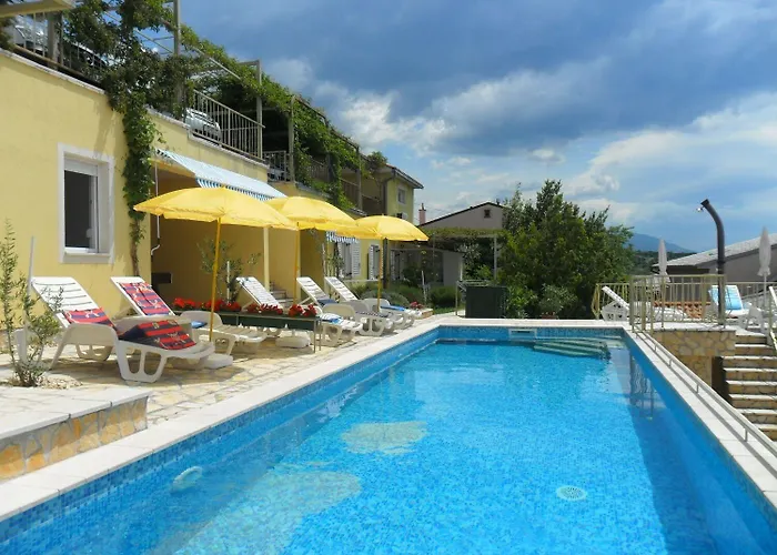Apartments Zlato - With Pool